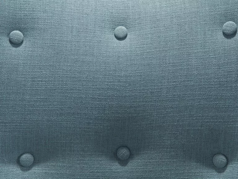 Beliani Sillón Tapizado Con Reposapiés En Azul VEJLE - Imagen 7