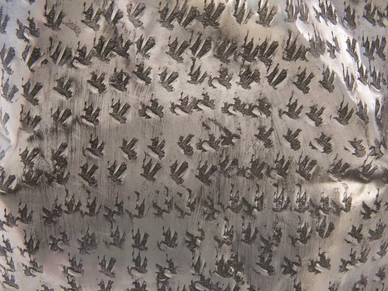 Beliani Mesa Auxiliar De Madera De Tecla Clara/plateado 38 Cm GORDON - Imagen 8