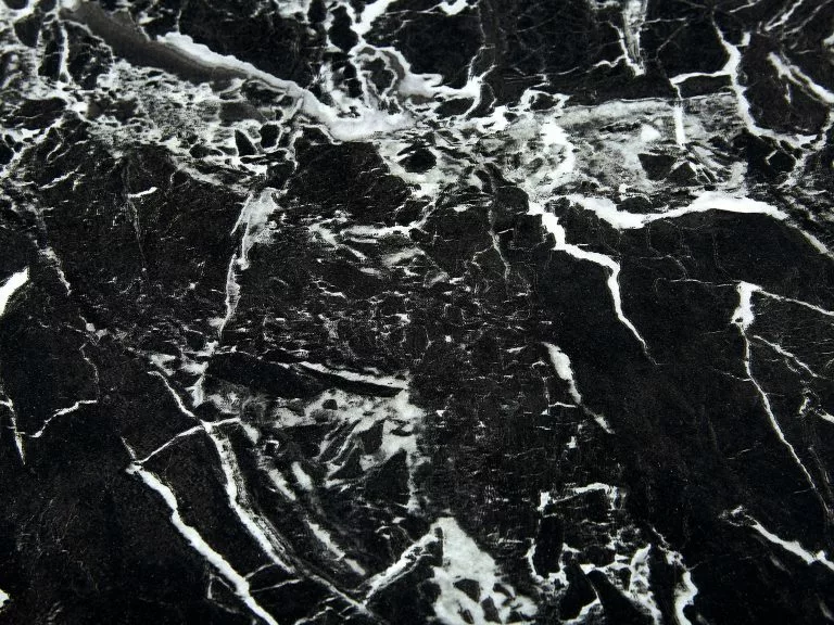 Beliani Mesa De Comedor De Vidrio Templado Blanco/negro/dorado 140 X 80 Cm KENTON - Imagen 9