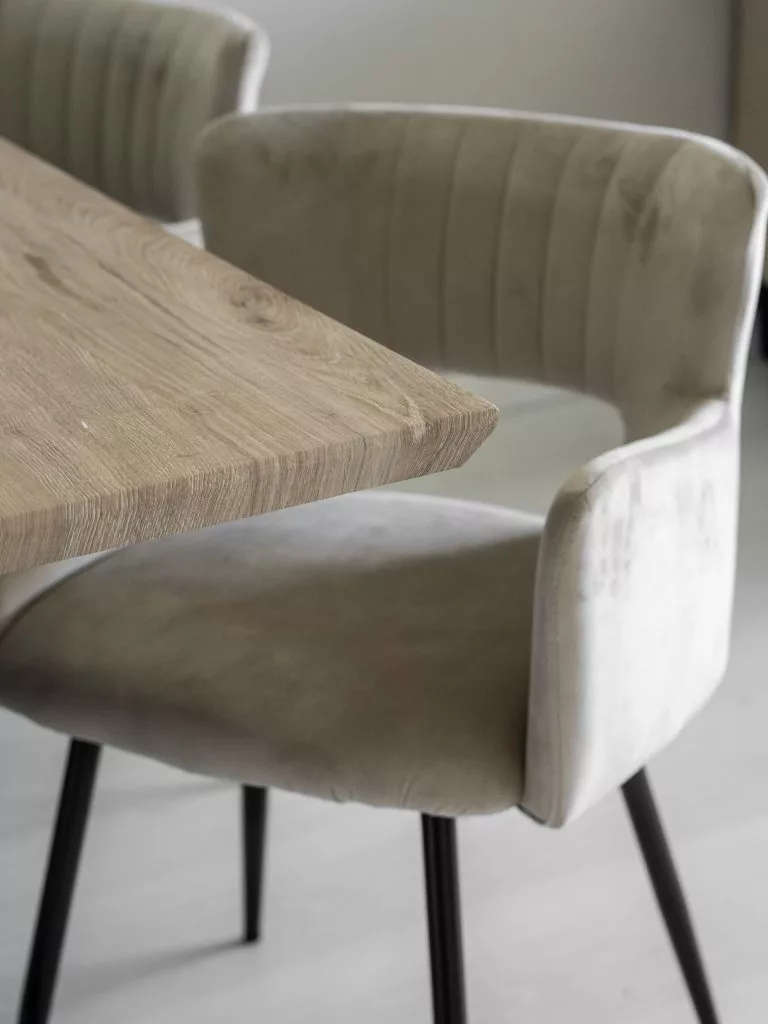 Beliani Mesa De Comedor Madera Clara/negro 140 X 80 Cm SPECTRA - Imagen 4