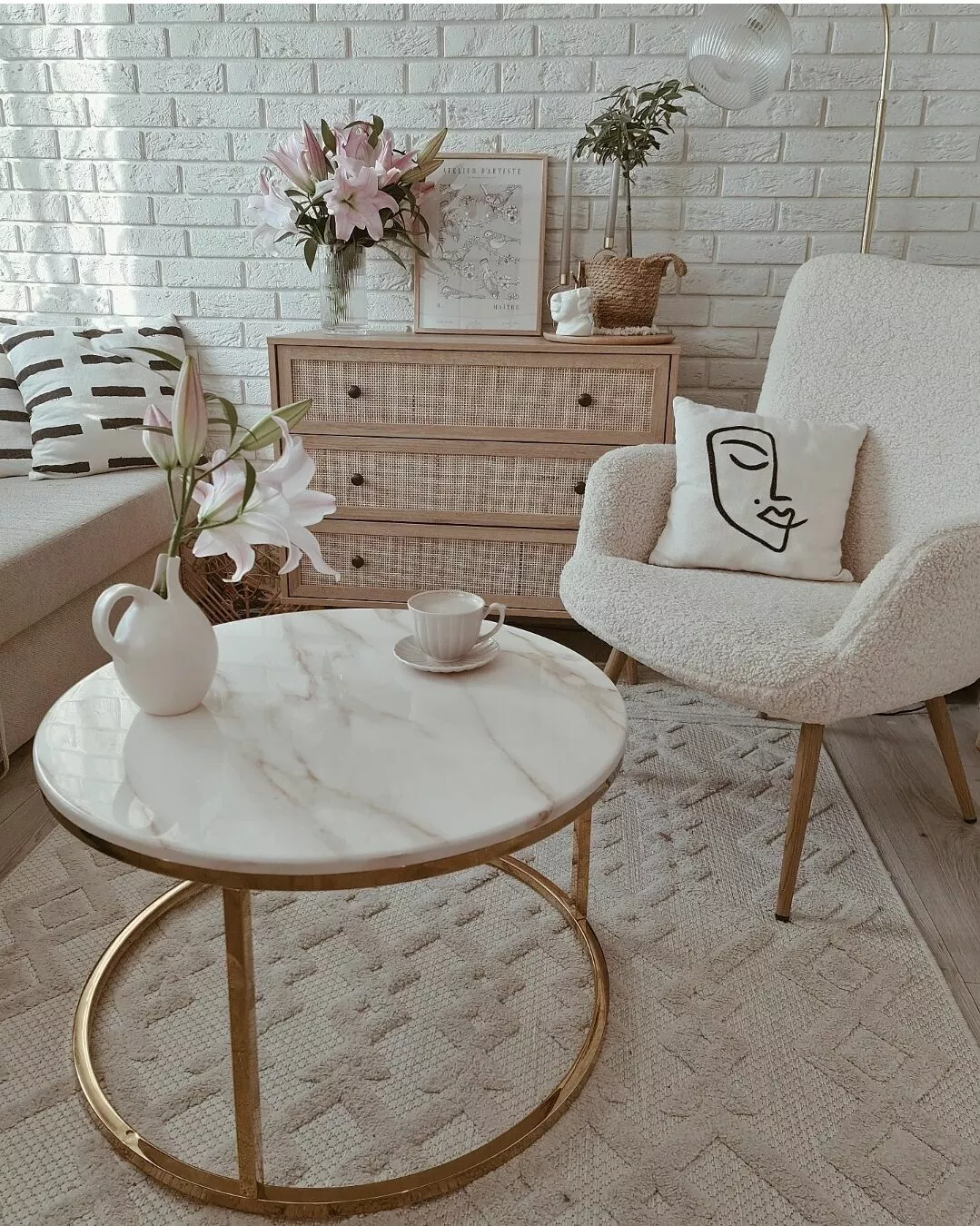 Beliani Mesa De Centro De Metal Beige/dorado ⌀ 70 Cm CORAL - Imagen 7