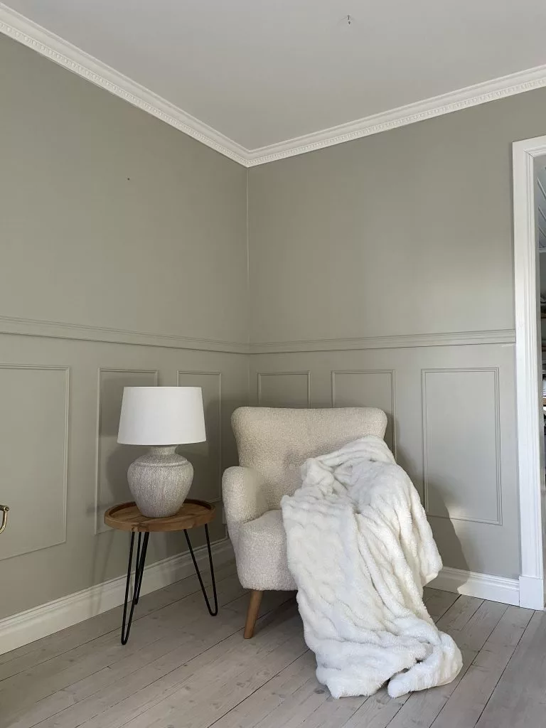 Beliani Mesa Auxiliar De Madera De Java Oscura/negro ⌀ 50 Cm BONDISS - Imagen 3