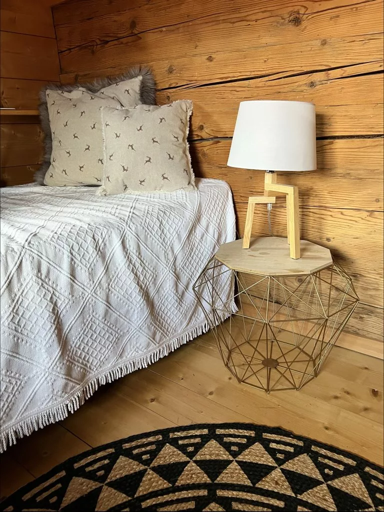 Beliani Mesa Auxiliar Madera Clara/blanco 43 Cm ELIDA - Imagen 4