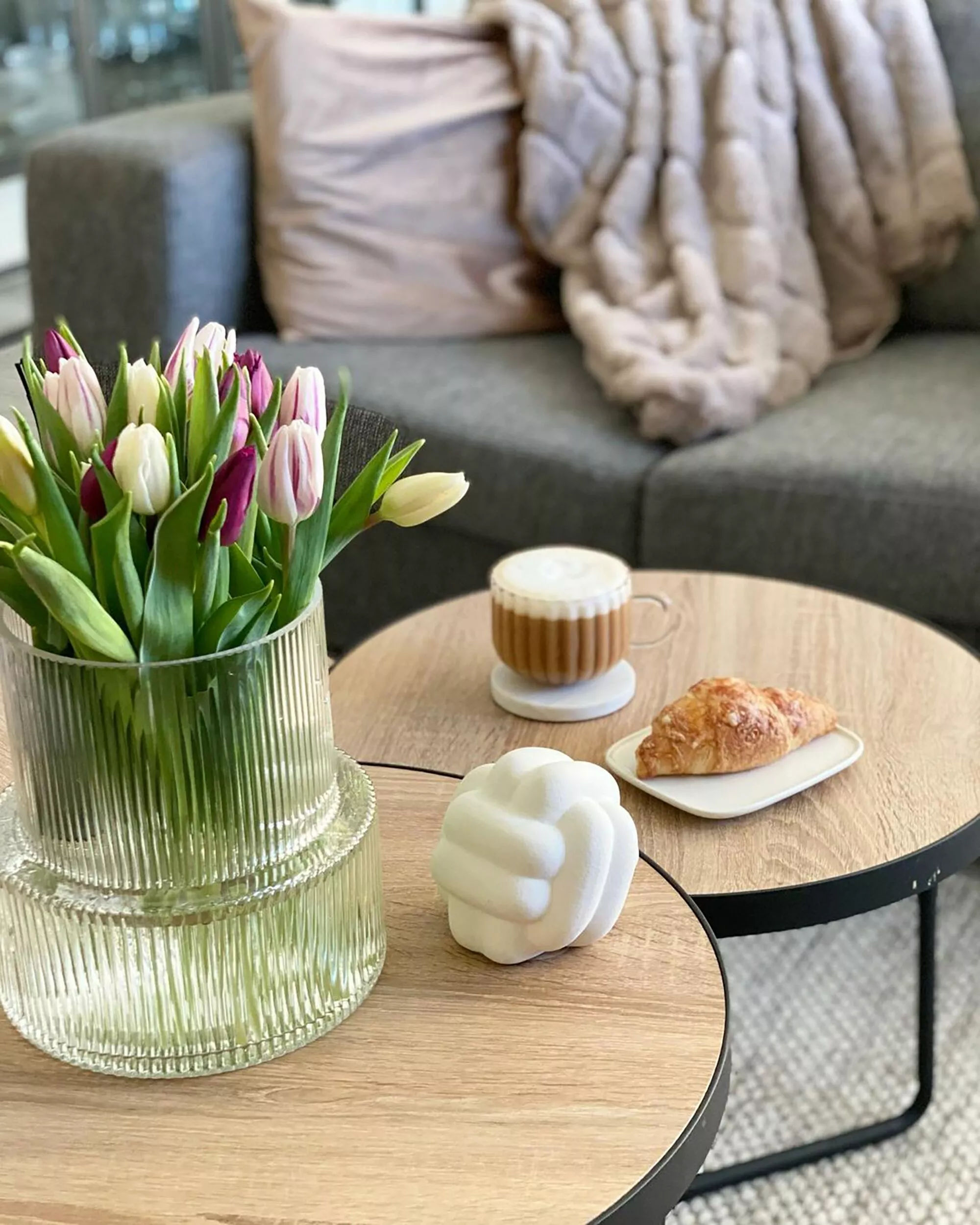 Beliani Conjunto De 3 Mesas De Centro Madera Clara/negro MELODY - Imagen 5