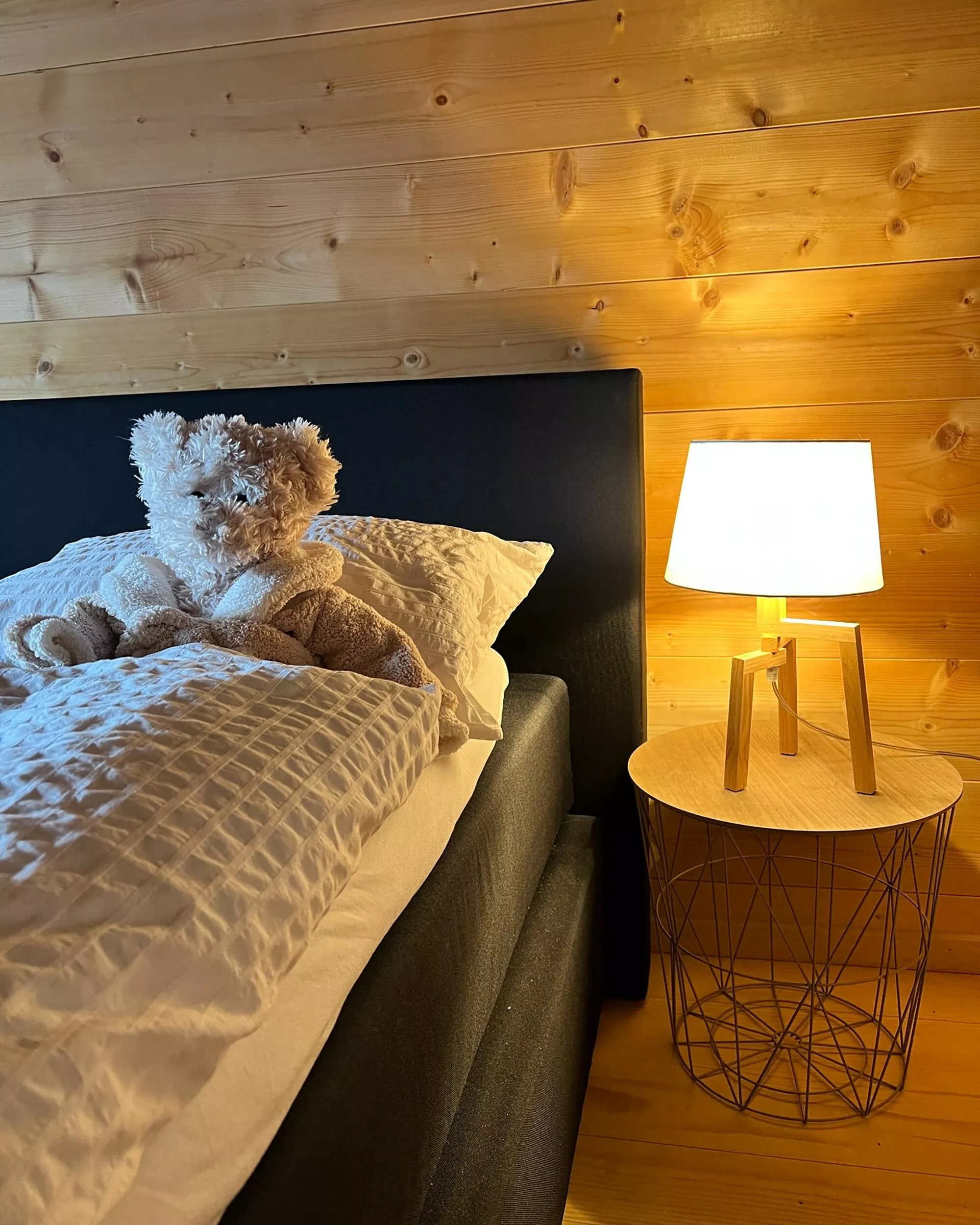 Beliani Mesa Auxiliar Negro/madera Clara ⌀ 40 Cm LANARK - Imagen 4